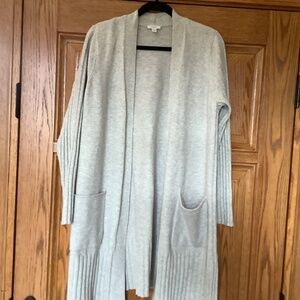 Pure JJILL - Gorgeous gray Sweater with Ribbed Sleeves and bottom